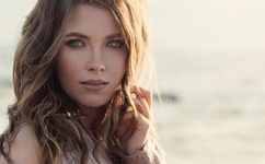 双人床上做的运动打扑克视频软件